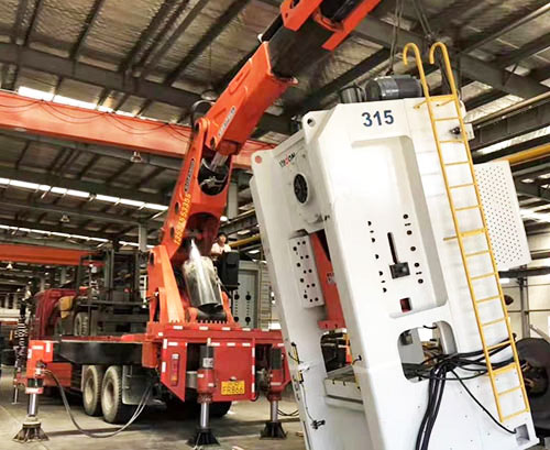 白茅湖农场提升工作效率，选择优质折臂吊租赁服务