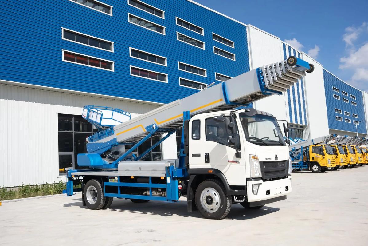 白茅湖农场出租云梯车高空作业车 建筑垃圾搬运