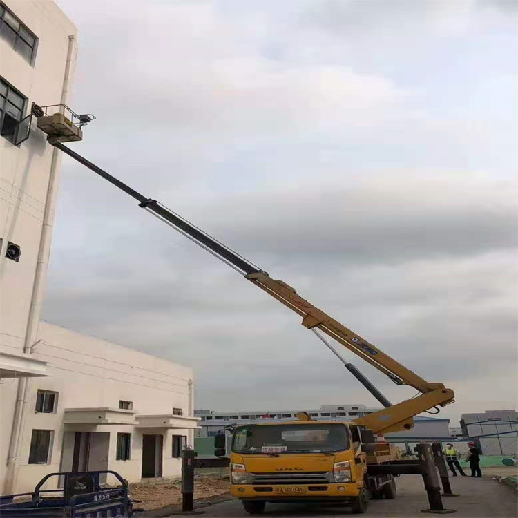 白茅湖农场吊车可以用吊笼吊人作业吗