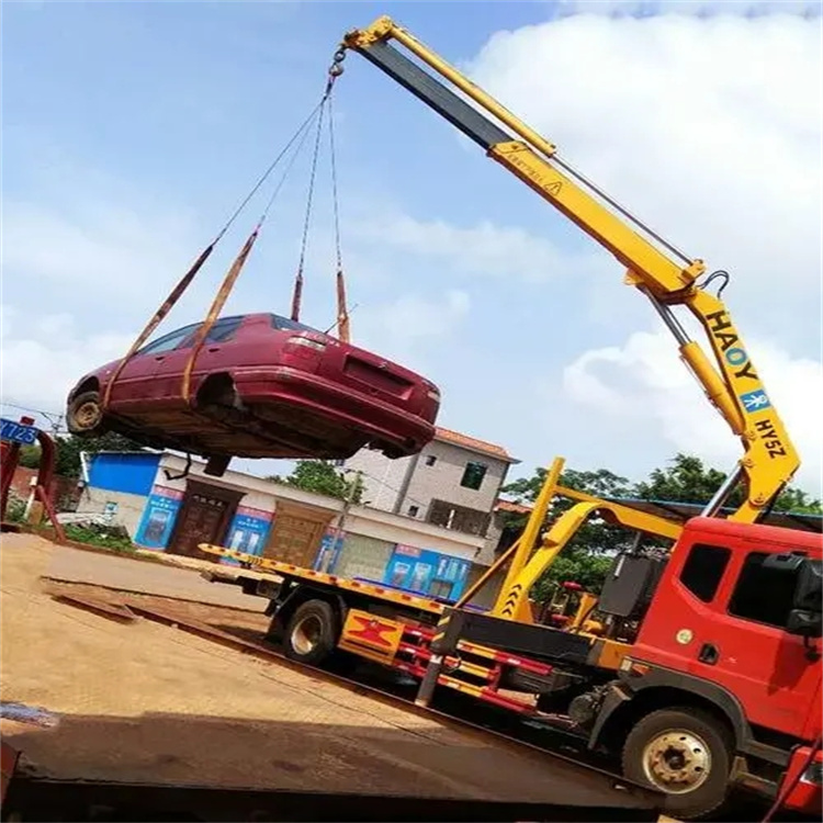 白茅湖农场吊车吊汽车的正确方法